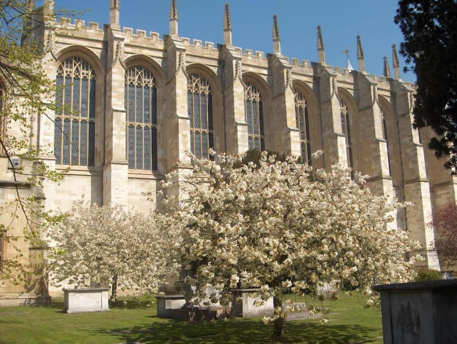 Beautiful Windsor 2 Bed, Perfect Location, 5 Mins Walk To Centre, Free Parking, Legoland, Ascotアパートメント エクステリア 写真