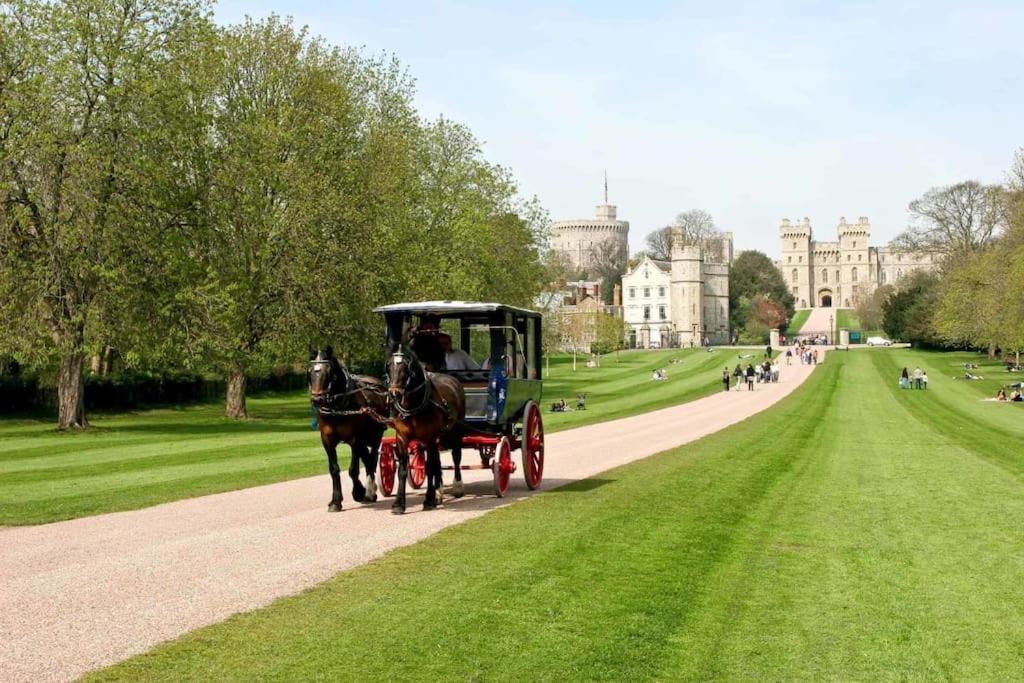 Beautiful Windsor 2 Bed, Perfect Location, 5 Mins Walk To Centre, Free Parking, Legoland, Ascotアパートメント エクステリア 写真